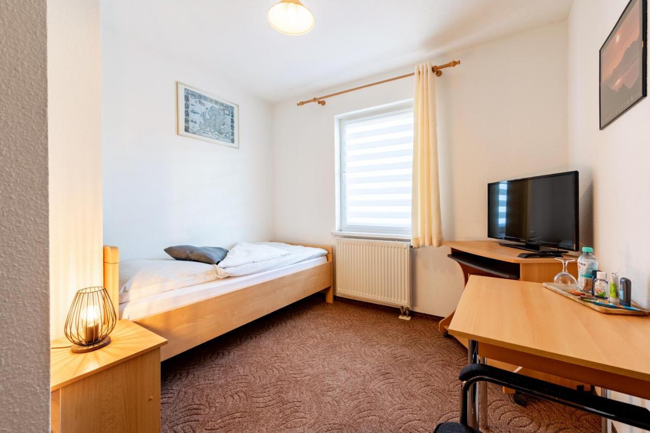 Pension & Gaststaette Zur Salzgrube Sondershausen Bagian luar foto